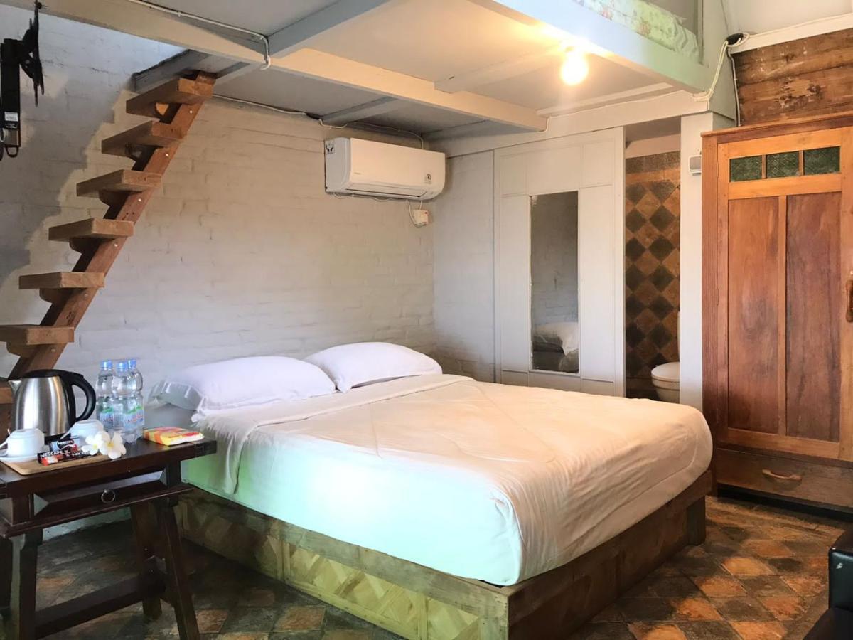 Villa Isabella Putri B&B Jepara Esterno foto