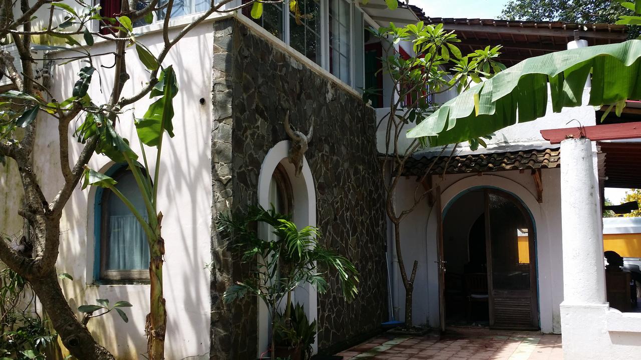 Villa Isabella Putri B&B Jepara Esterno foto