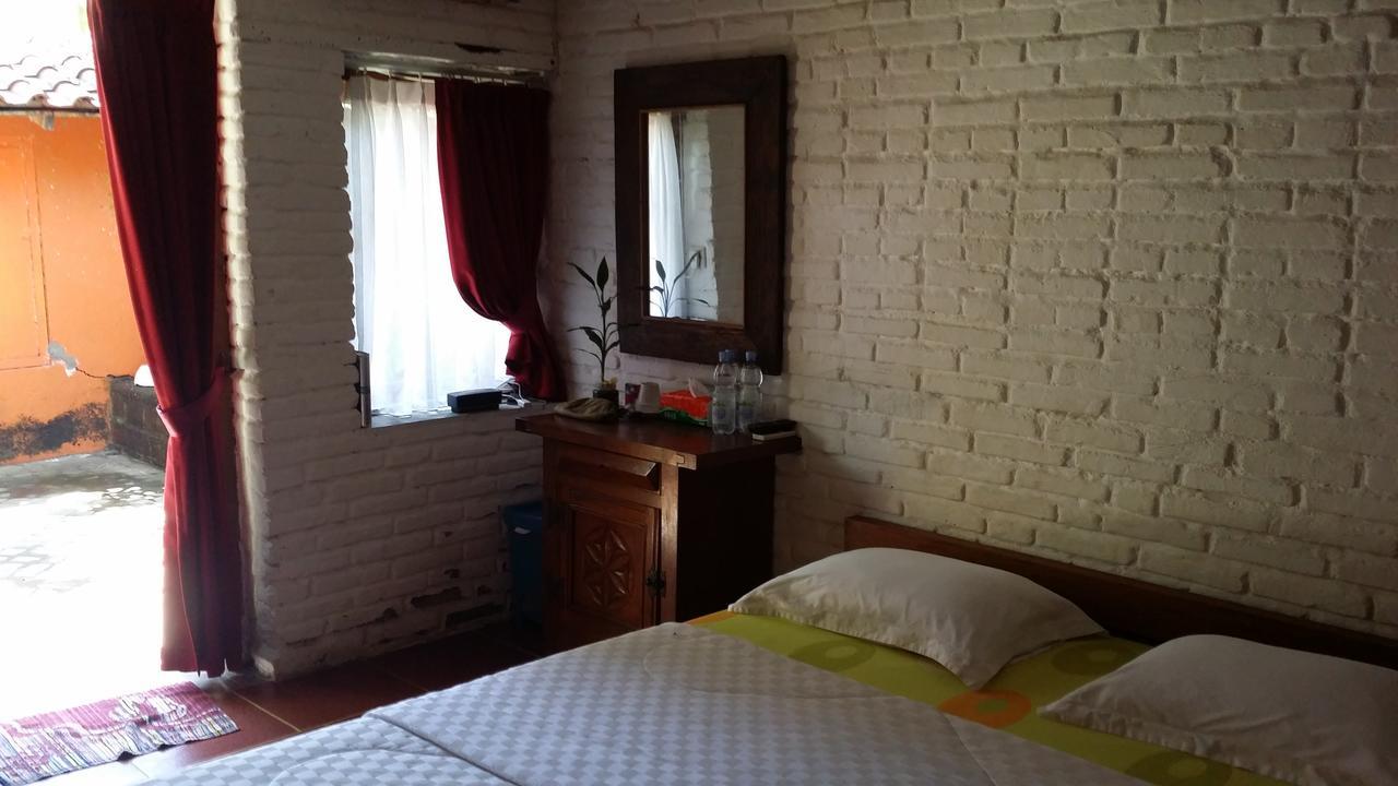 Villa Isabella Putri B&B Jepara Esterno foto