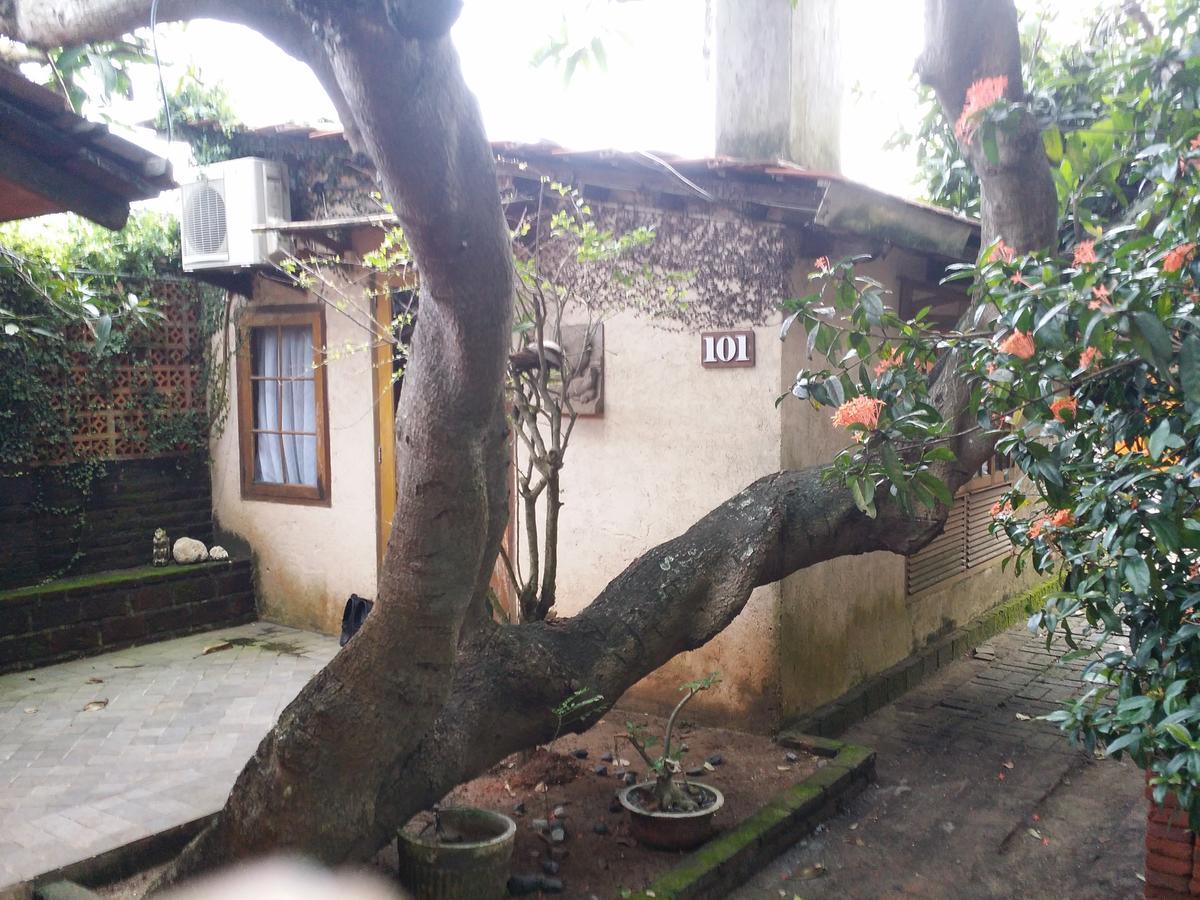 Villa Isabella Putri B&B Jepara Esterno foto