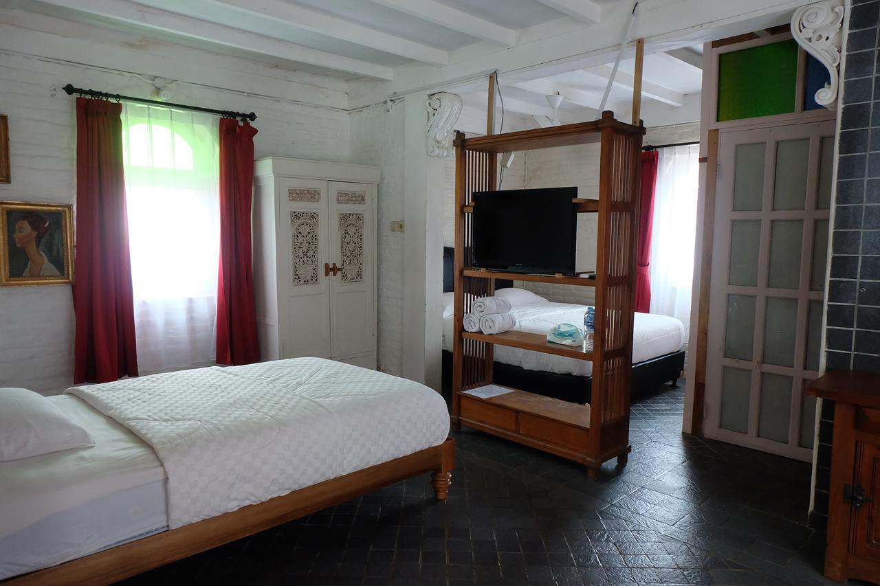 Villa Isabella Putri B&B Jepara Esterno foto