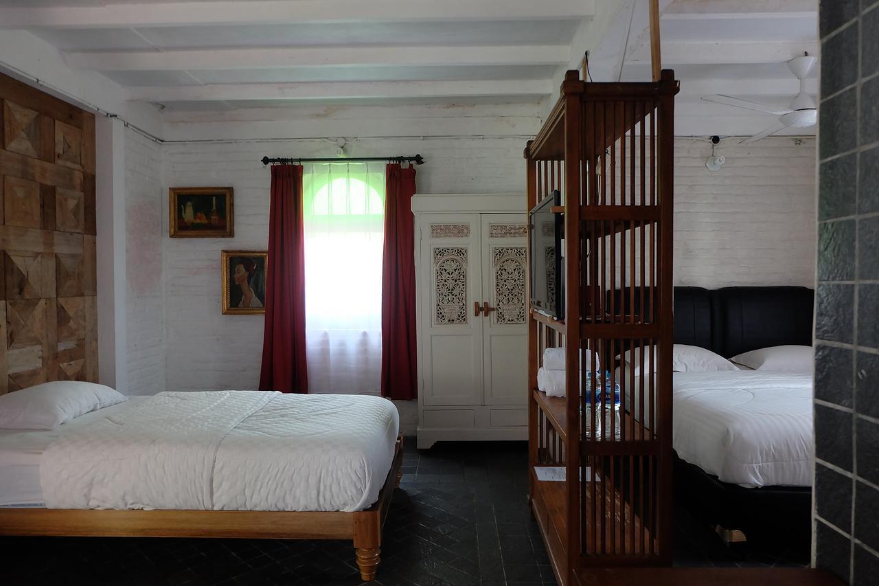 Villa Isabella Putri B&B Jepara Esterno foto