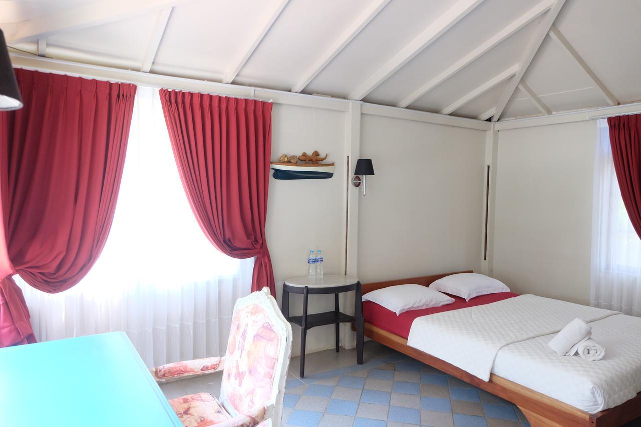 Villa Isabella Putri B&B Jepara Esterno foto