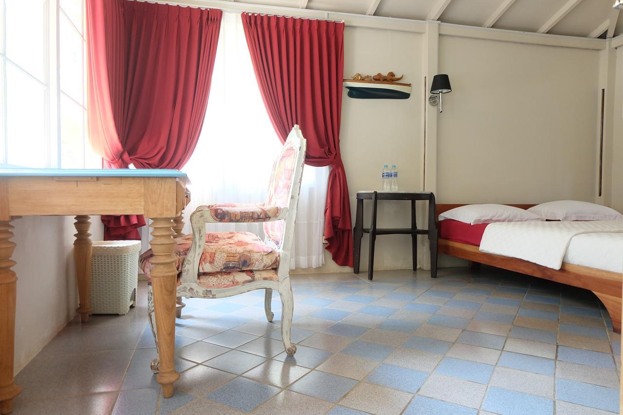 Villa Isabella Putri B&B Jepara Esterno foto