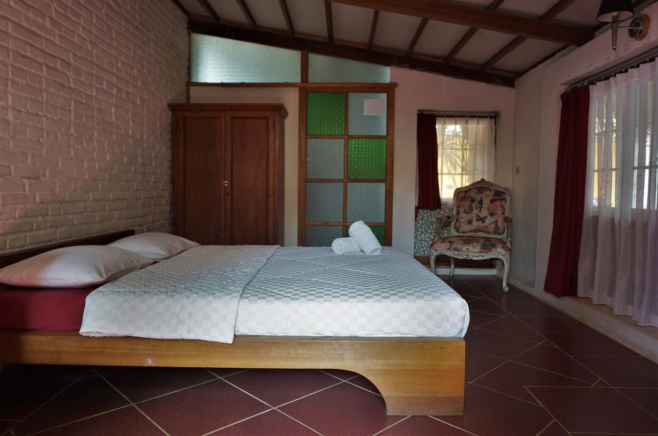 Villa Isabella Putri B&B Jepara Esterno foto