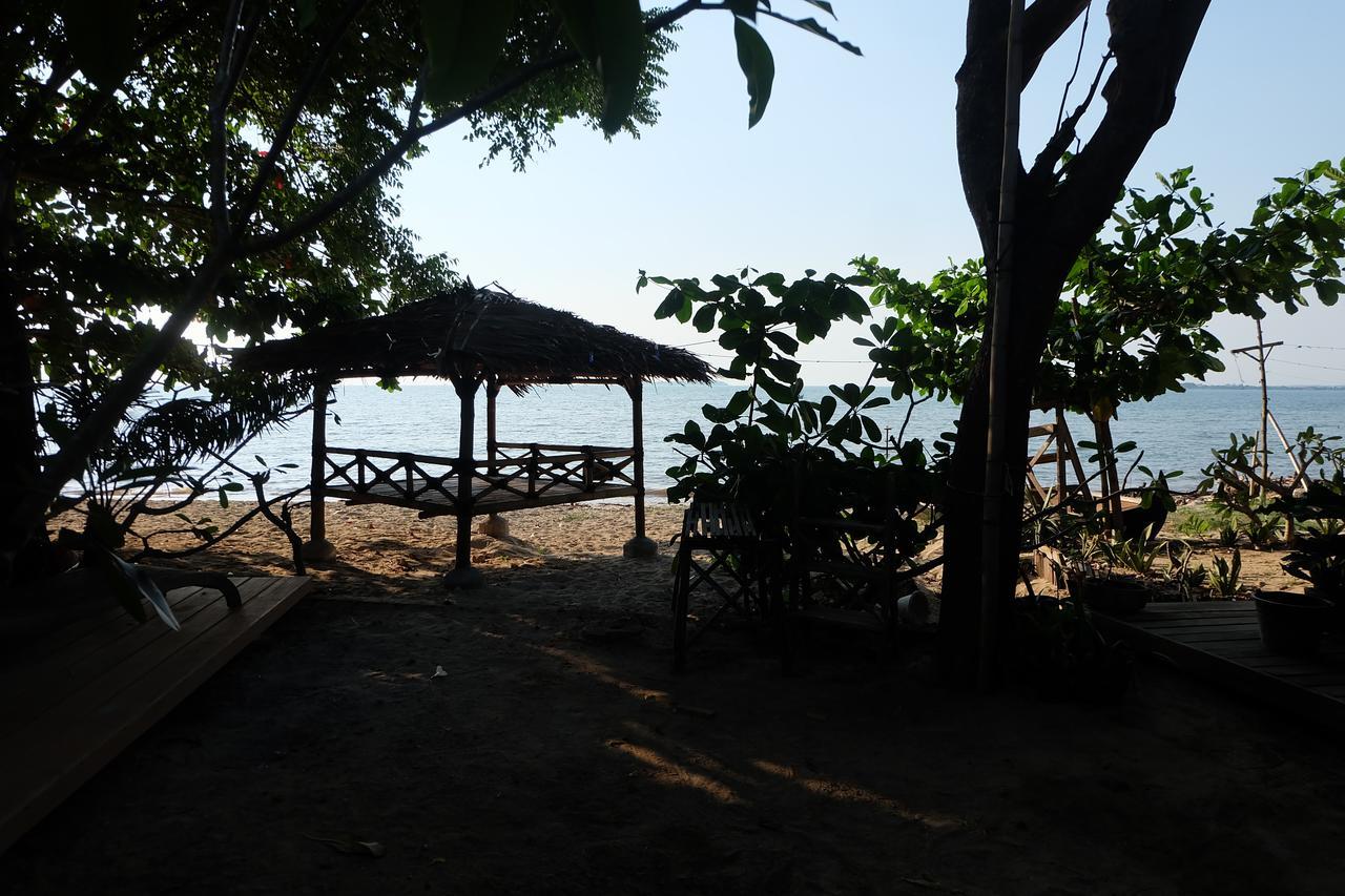 Villa Isabella Putri B&B Jepara Esterno foto