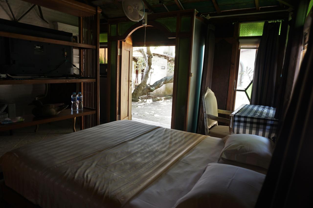 Villa Isabella Putri B&B Jepara Esterno foto